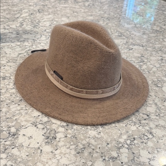 Vince Camuto Beige Wool Fedora Hat with snakeskin band OS never worn NWT - Picture 2 of 6